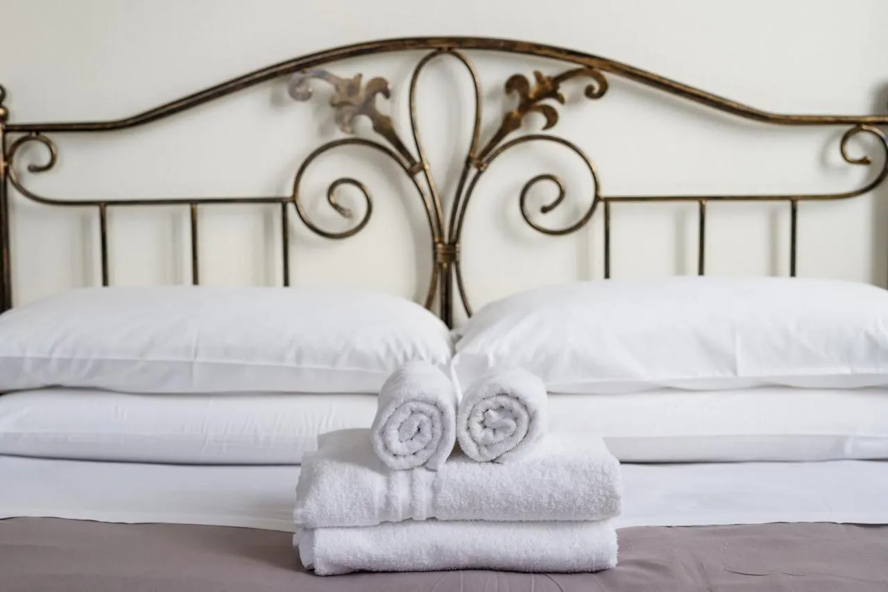 Onlyrooms IV - Sea View & Free Parking Cagliari Guest house