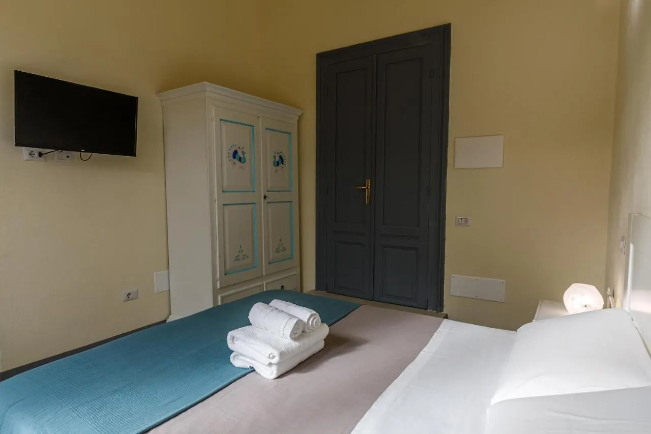 Onlyrooms IV - Sea View & Free Parking Cagliari Guest house
