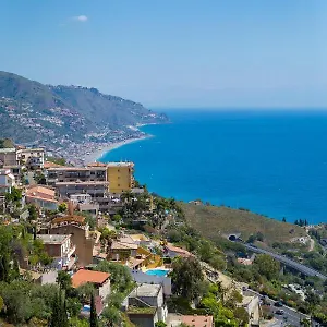 la-casa-gialla.sicilyhotelsitaly.net/